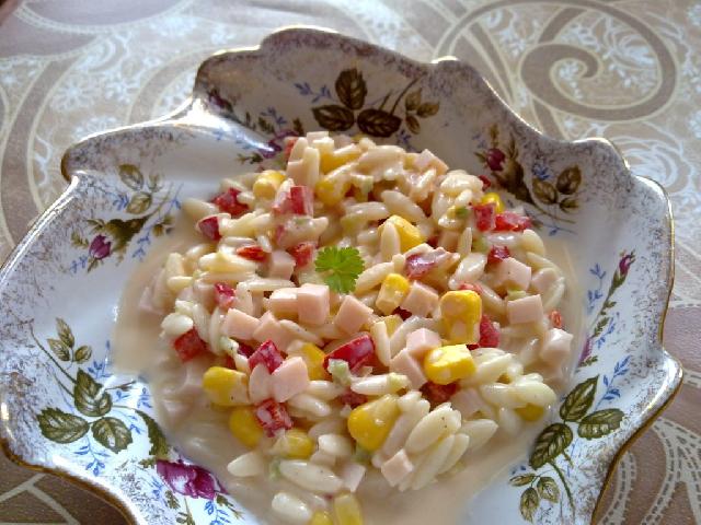 Sałatka z makaronem ryżowym (od Ani)